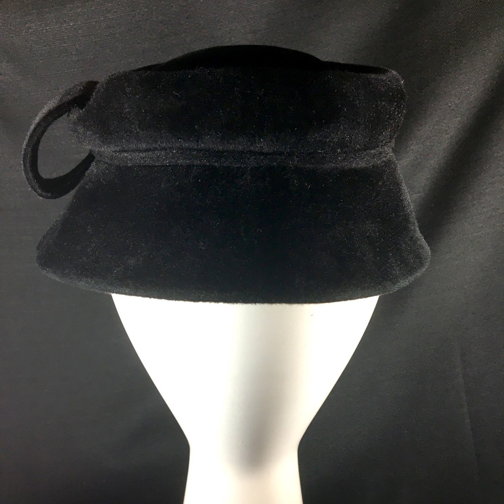 👀 Vintage Genuine Black Velour Hat 🧡